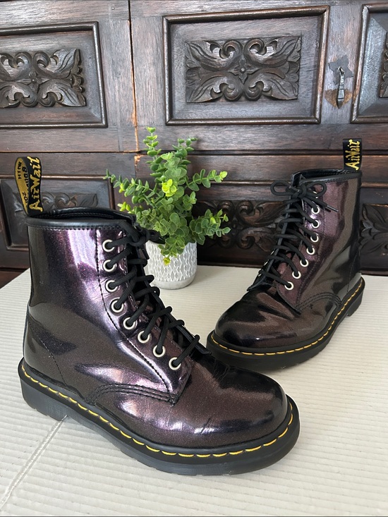 Dr. Martens Shoes - Dr. Martens 1460 Burgundy Patent
Leather Boots EUC